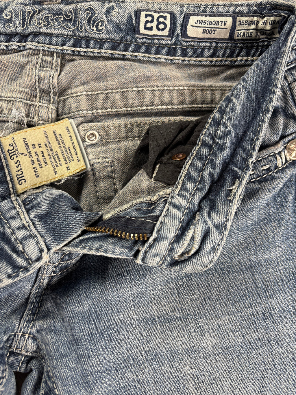 Vintage Miss Me Jeans Bootcut Super Lowrise (26)