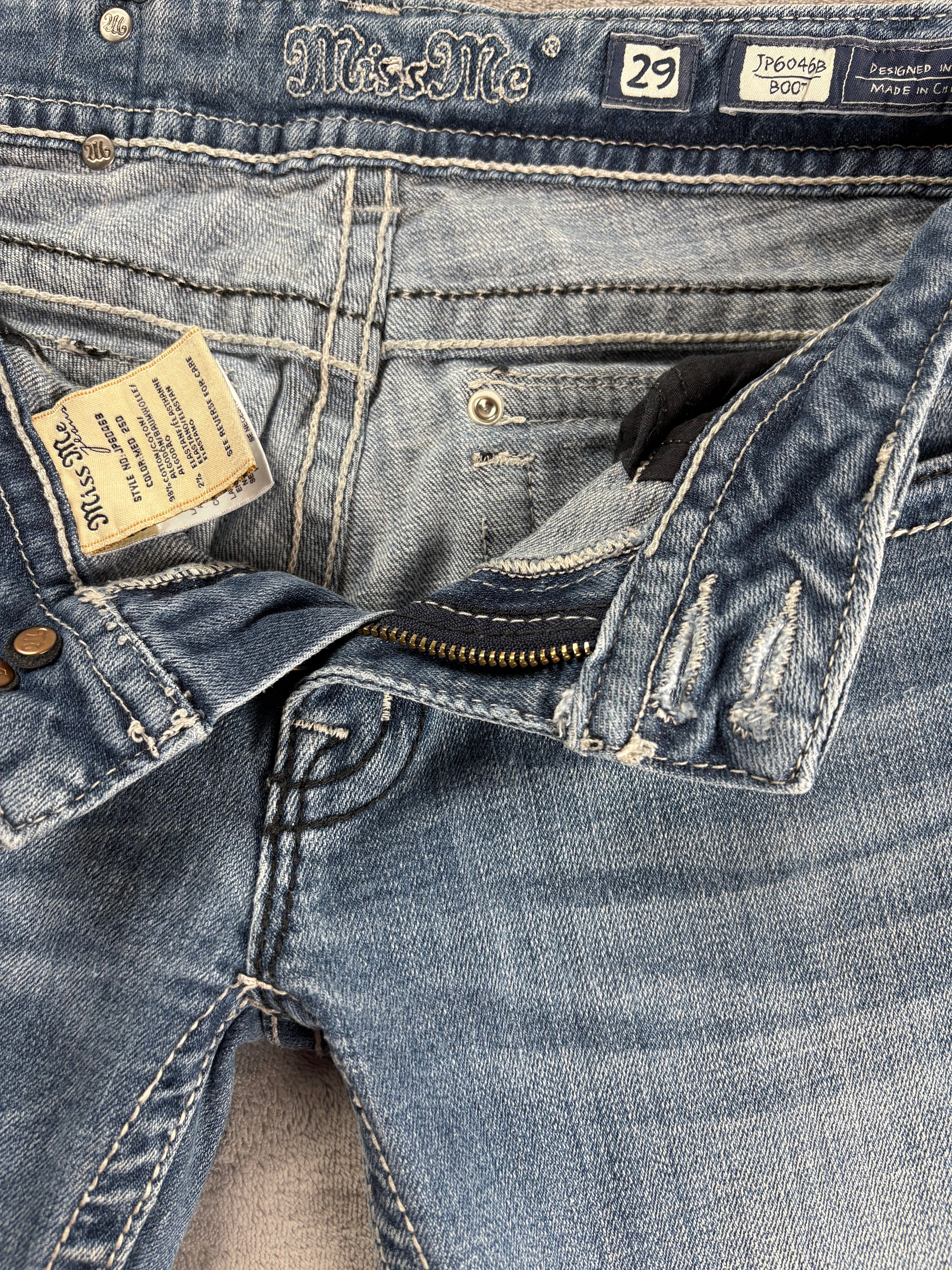Vintage Washed Miss Me Jeans Bootcut Lowrise (29)