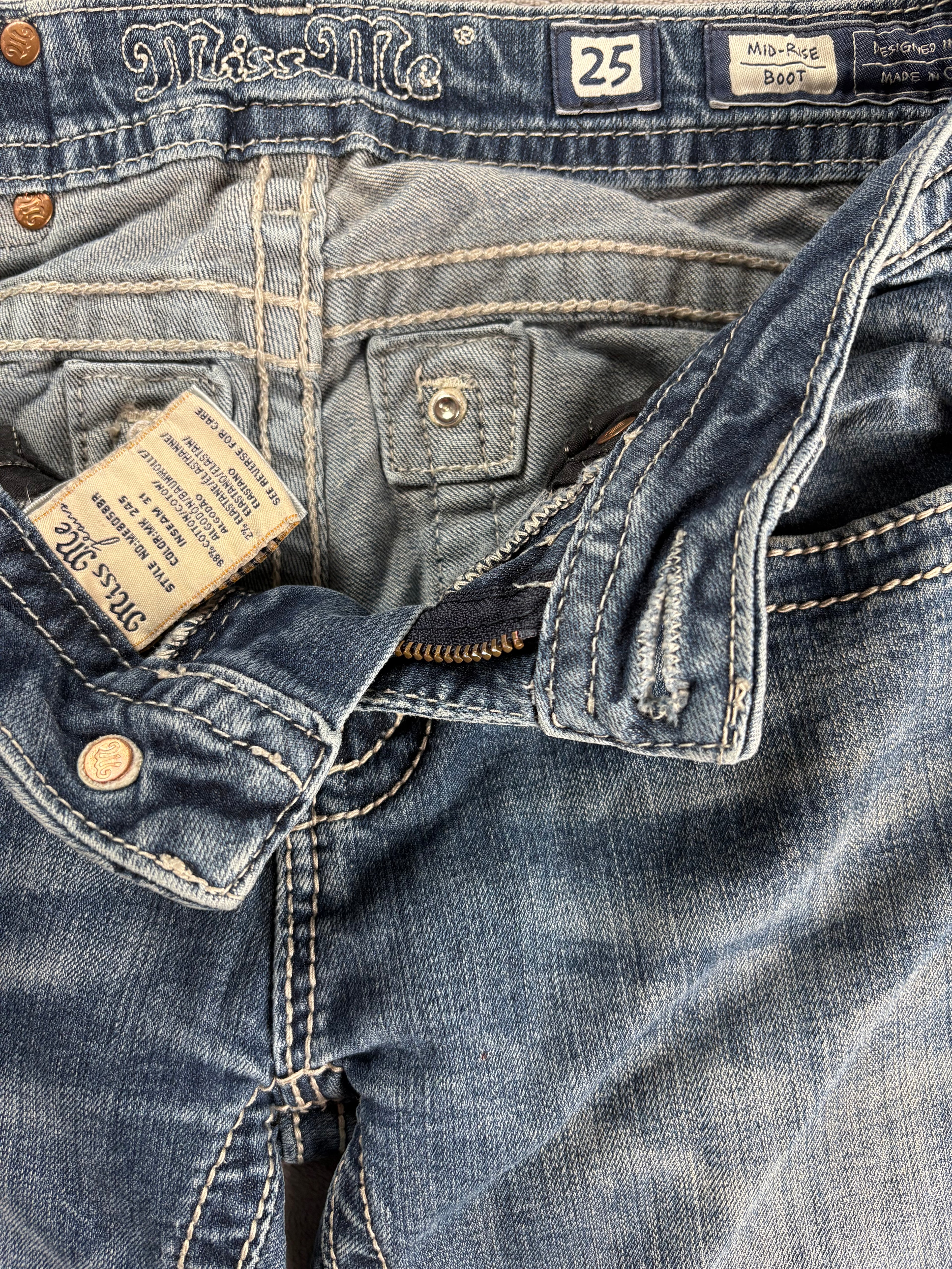 Vintage Miss Me Jeans Bootcut Midrise (25)